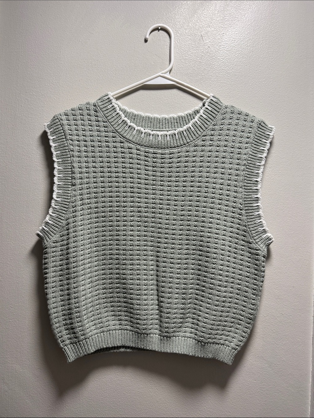 moon & madison Sage Green Knit Sleeveless Sweater Vest